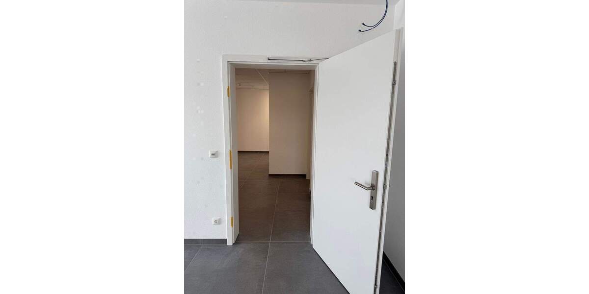 Gewerbeobjekt Lindhorst - 5 Zimmer, 207 m&sup2;, 2.200&euro; | Angebot:25681595
