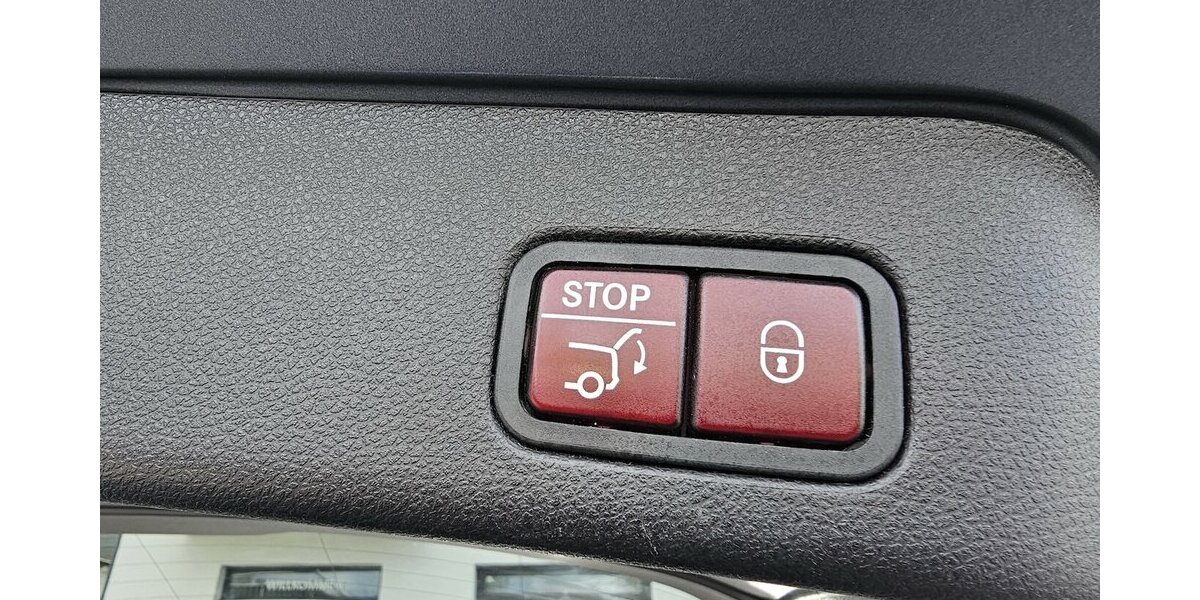 Mercedes-Benz GLE 350 d 4M AMG Line Night 360° LED AHK PANO. 136.546 km 37.990 &euro; Löhne 32584