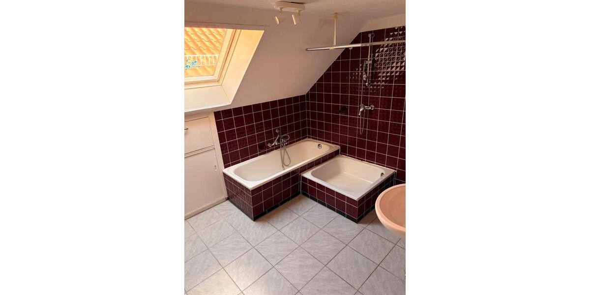 Dachgeschoßwohnung Sachsenhagen - 5 Zimmer, 103 m&sup2;, 630&euro; | Angebot:26018151