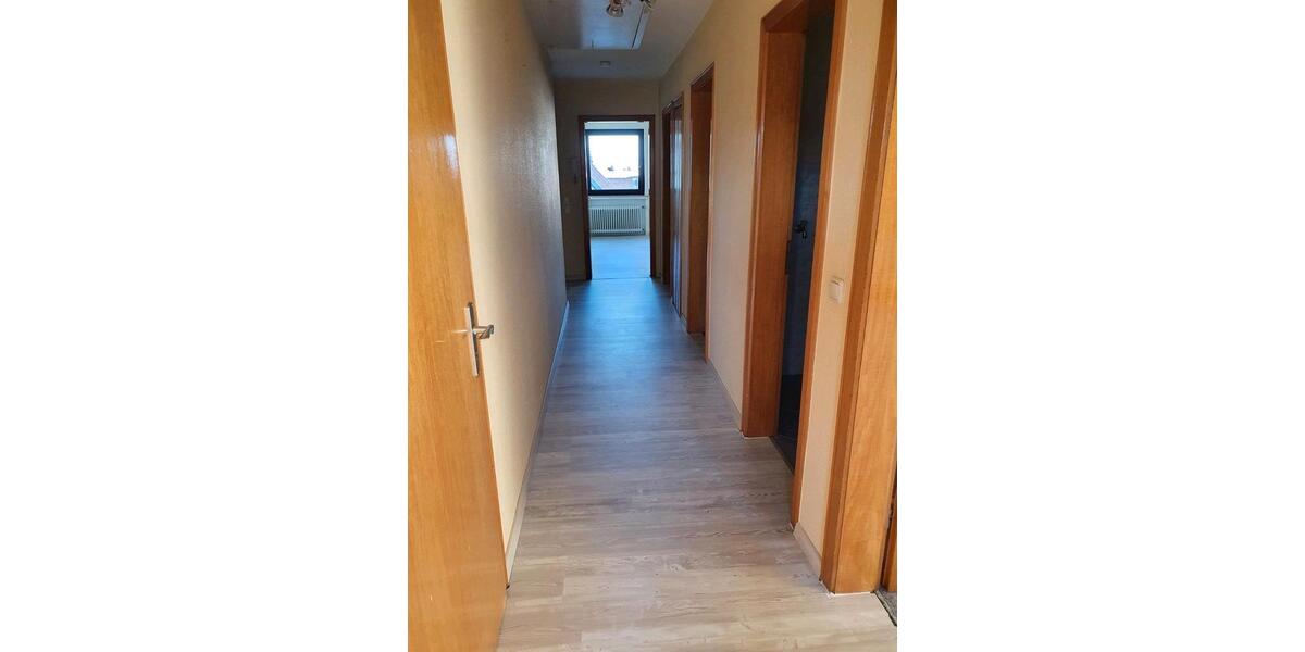 Dachgeschoßwohnung Obernkirchen - 3 Zimmer, 80 m&sup2;, 500&euro; | Angebot:25271062