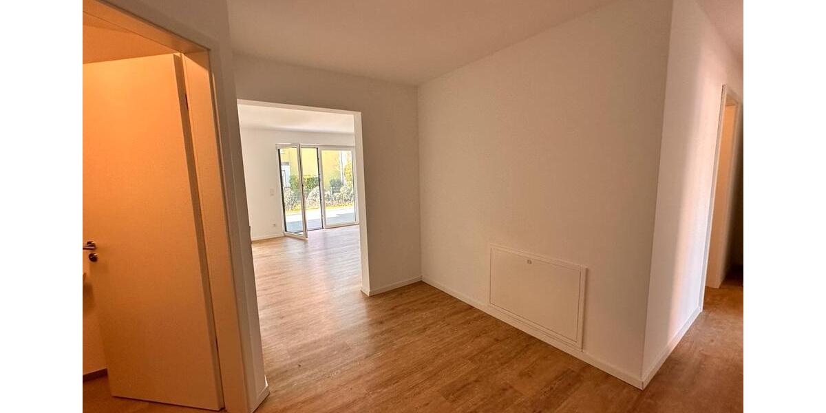 Erdgeschoßwohnung Lemgo - 3 Zimmer, 110 m&sup2;, 1.375&euro; | Angebot:25869850