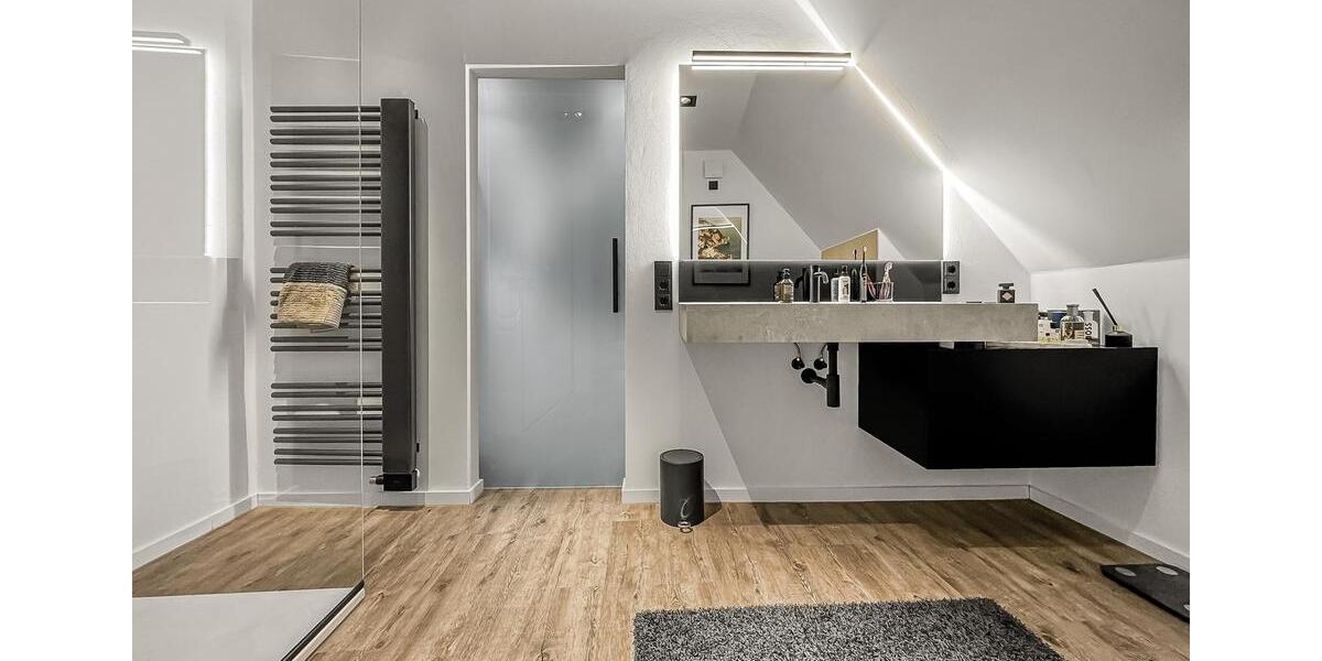 Dachgeschoßwohnung Lemgo - 2 Zimmer, 85 m&sup2;, 900&euro; | Angebot:26579037