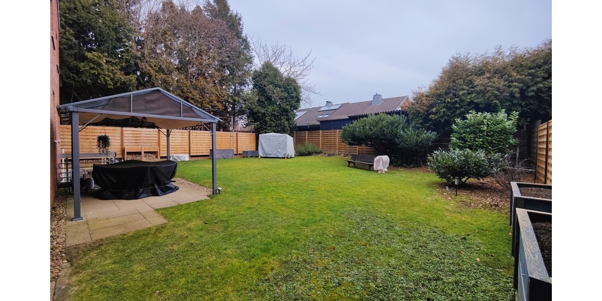 Großzügiges Mehrfamilienhaus, Generationen unter einem Dach oder zur Vermietung - Mehrfamilienhaus, Wohnhaus Enger | Angebot:25221539