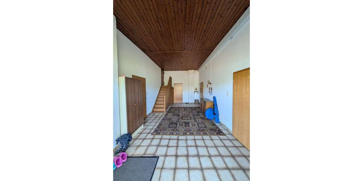 Großes Grundstück in Hüllhorst: Einfamilienhaus mit Potenzial zur Neugestaltung - Einfamilienhaus Hüllhorst | Angebot:27254362