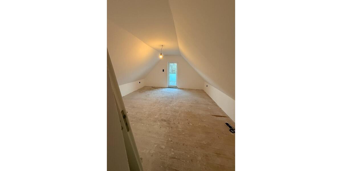 Dachgeschoßwohnung Herford Falkendiek - 4 Zimmer, 110 m&sup2;, 1.100&euro; | Angebot:25922777