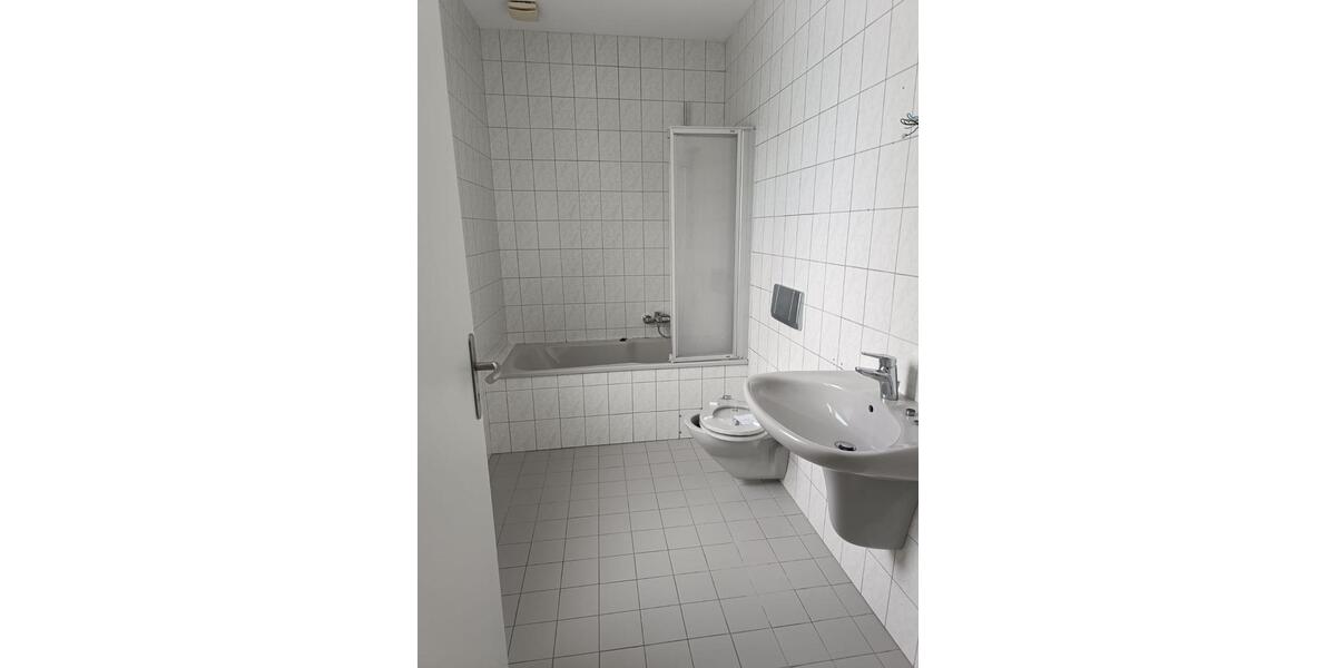 Erdgeschoßwohnung Herford - 2 Zimmer, 98 m&sup2;, 1.080&euro; | Angebot:25499363