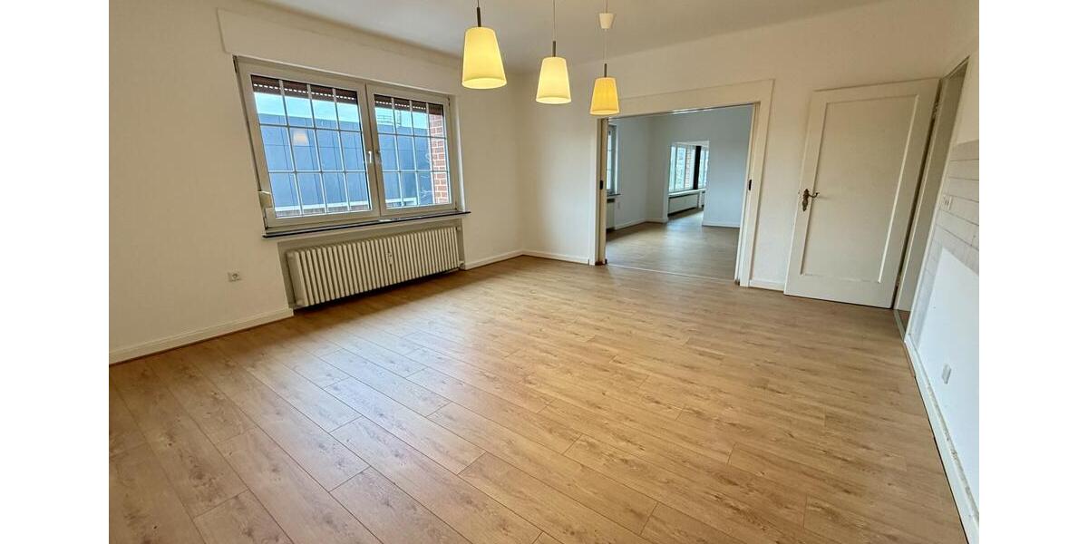 Etagenwohnung Hiddenhausen - 4 Zimmer, 154 m&sup2;, 1.000&euro; | Angebot:24712172