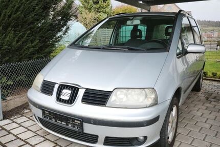 Seat Alhambra 302.400 km 2.200 &euro; Extertal 32699