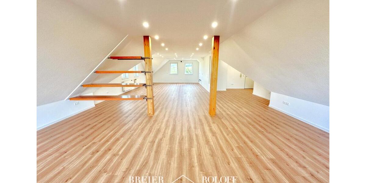 Dachgeschoßwohnung Bückeburg - 3.5 Zimmer, 140 m&sup2;, 1.190&euro; | Angebot:26235138