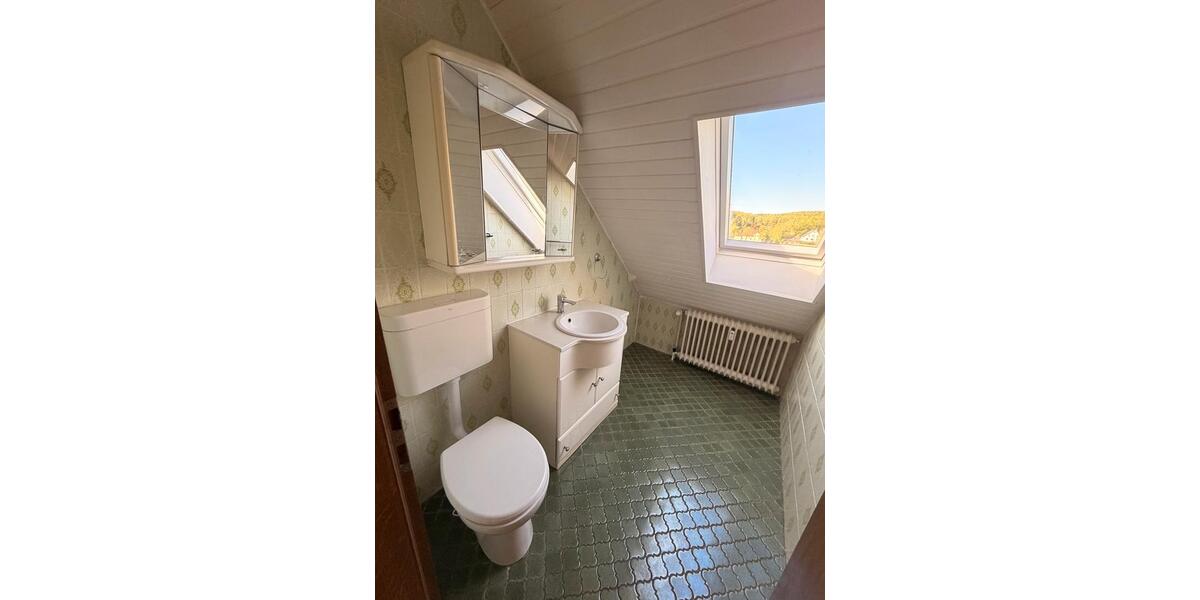 Dachgeschoßwohnung Porta Westfalica - 5 Zimmer, 133 m&sup2;, 1.650&euro; | Angebot:26380578