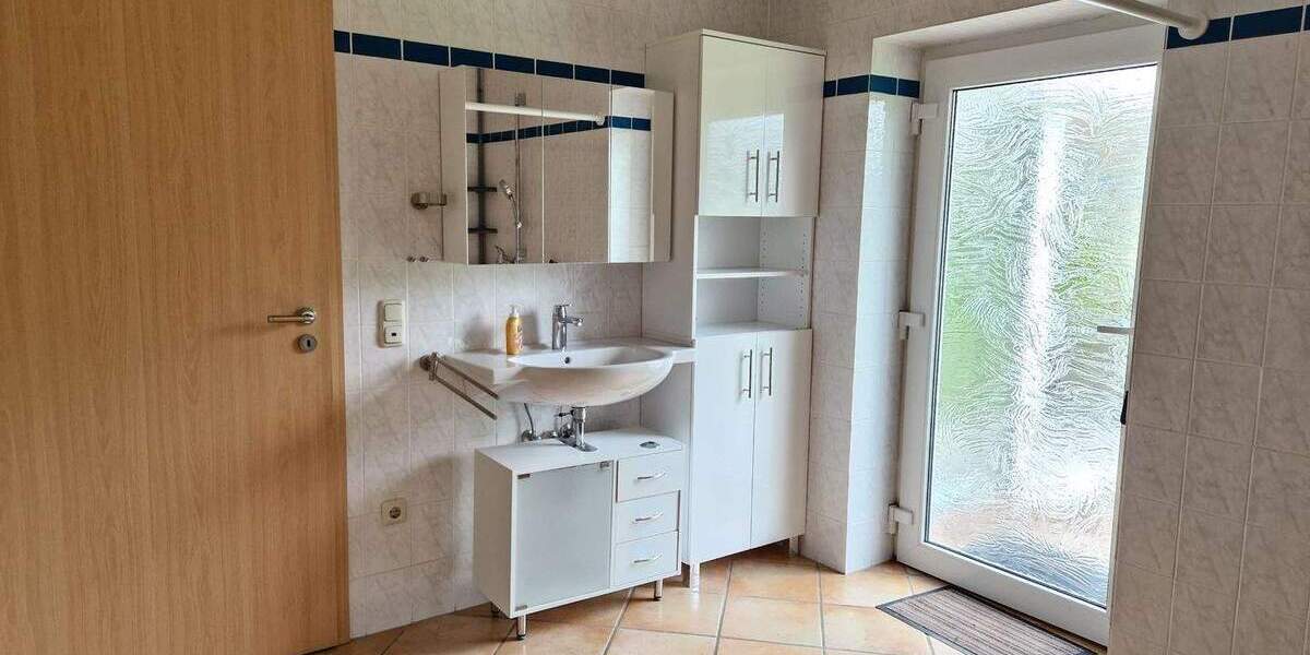 Einfamilienhaus Porta Westfalica Eisbergen - 8 Zimmer, 190 m&sup2;, 249.000&euro; | Angebot:25797141