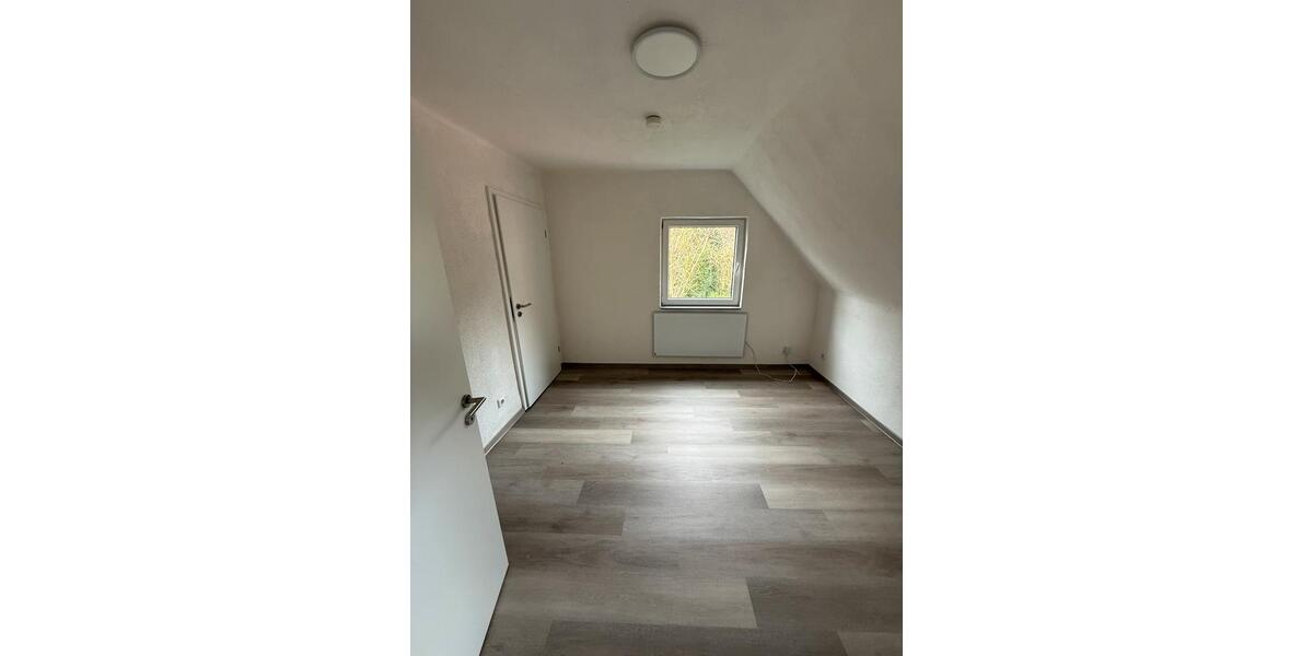 Terrassenwohnung Lübbecke - 5 Zimmer, 135 m&sup2;, 1.300&euro; | Angebot:26250351