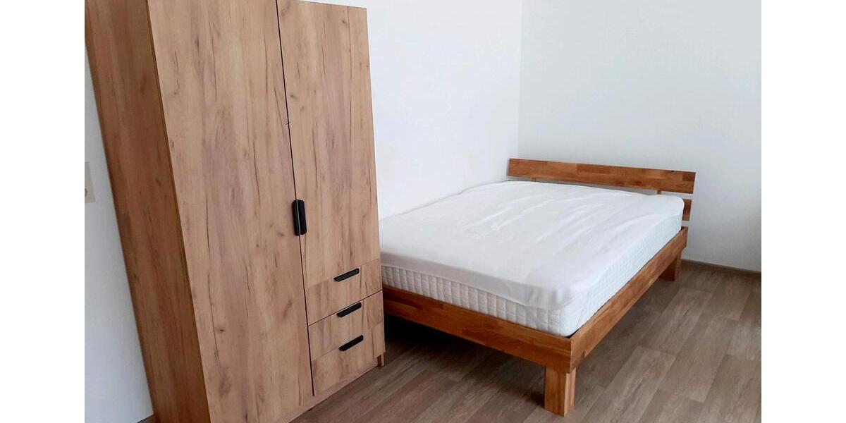 Etagenwohnung Rinteln - 3 Zimmer, 90 m&sup2;, 220&euro; | Angebot:24755630