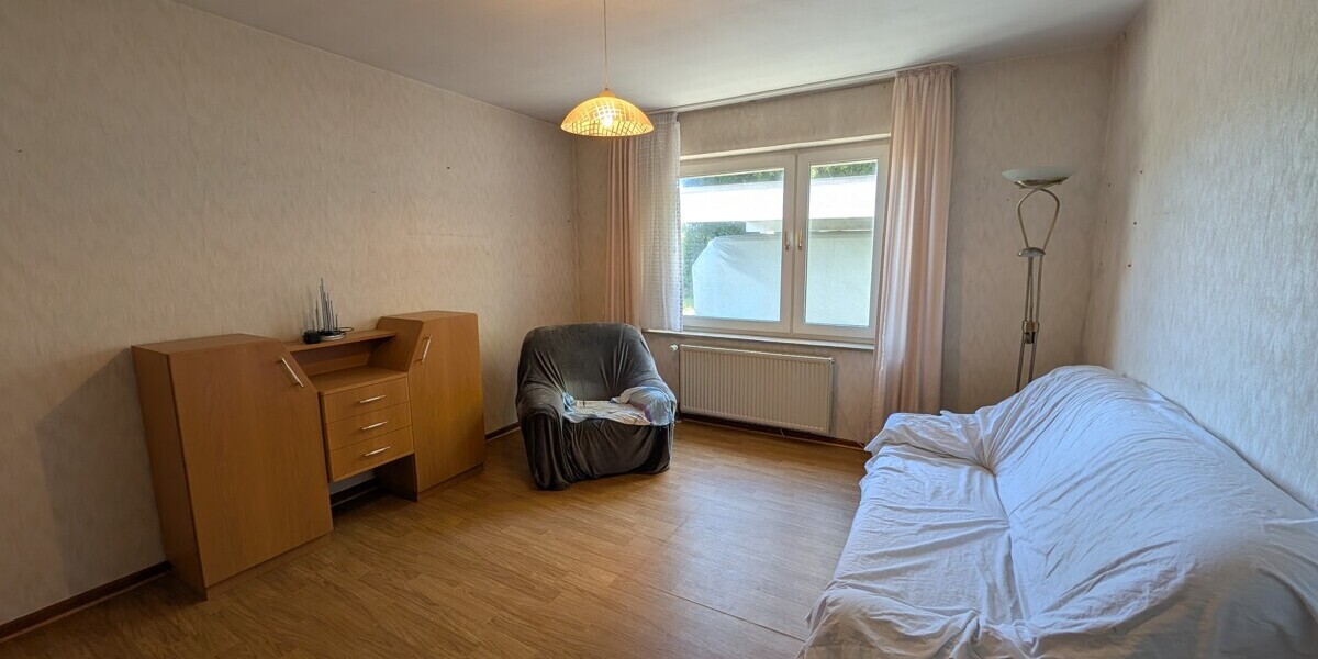 Großes Grundstück in Hüllhorst: Einfamilienhaus mit Potenzial zur Neugestaltung - Einfamilienhaus Hüllhorst | Angebot:26549649