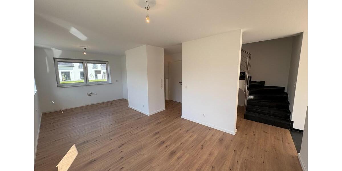 Reihenhaus Bünde - 5 Zimmer, 145 m&sup2;, 1.595&euro; | Angebot:25254950