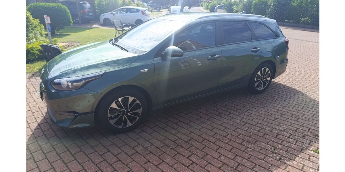 Kia ceed Sportswagon 12.300 km 18.489 &euro; Obernkirchen 31683