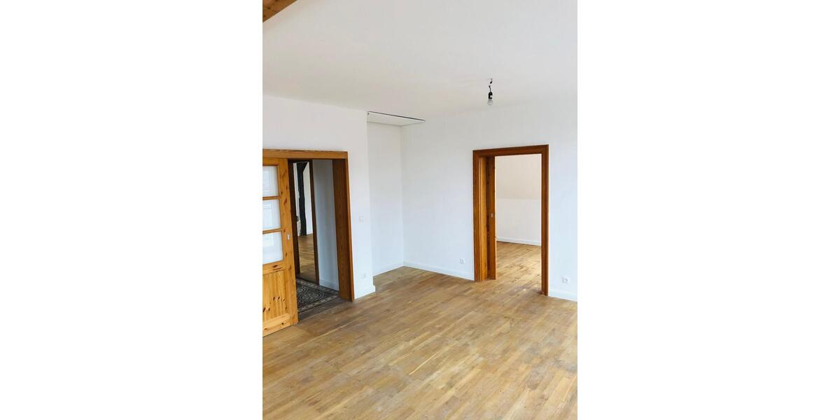 Dachgeschoßwohnung Bückeburg - 3 Zimmer, 70 m&sup2;, 650&euro; | Angebot:25988533