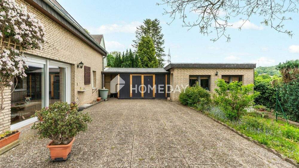 Etagenwohnung Herford Innenstadt - 4 Zimmer, 152 m&sup2;, 229.000&euro; | Angebot:25677653