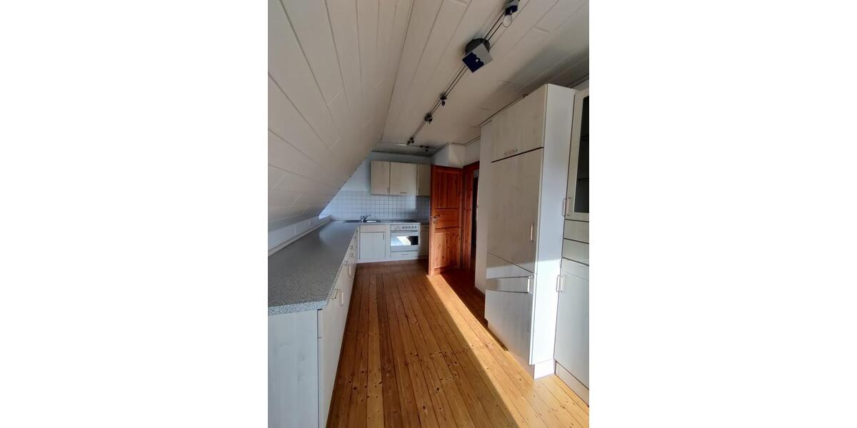 Dachgeschoßwohnung Kirchlengern - 3 Zimmer, 70 m&sup2;, 560&euro; | Angebot:25653968