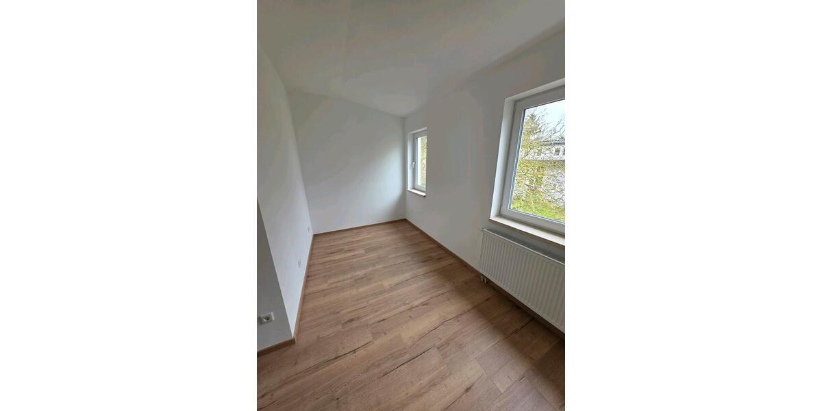 Dachgeschoßwohnung Bückeburg - 4 Zimmer, 76 m&sup2;, 975&euro; | Angebot:25909240
