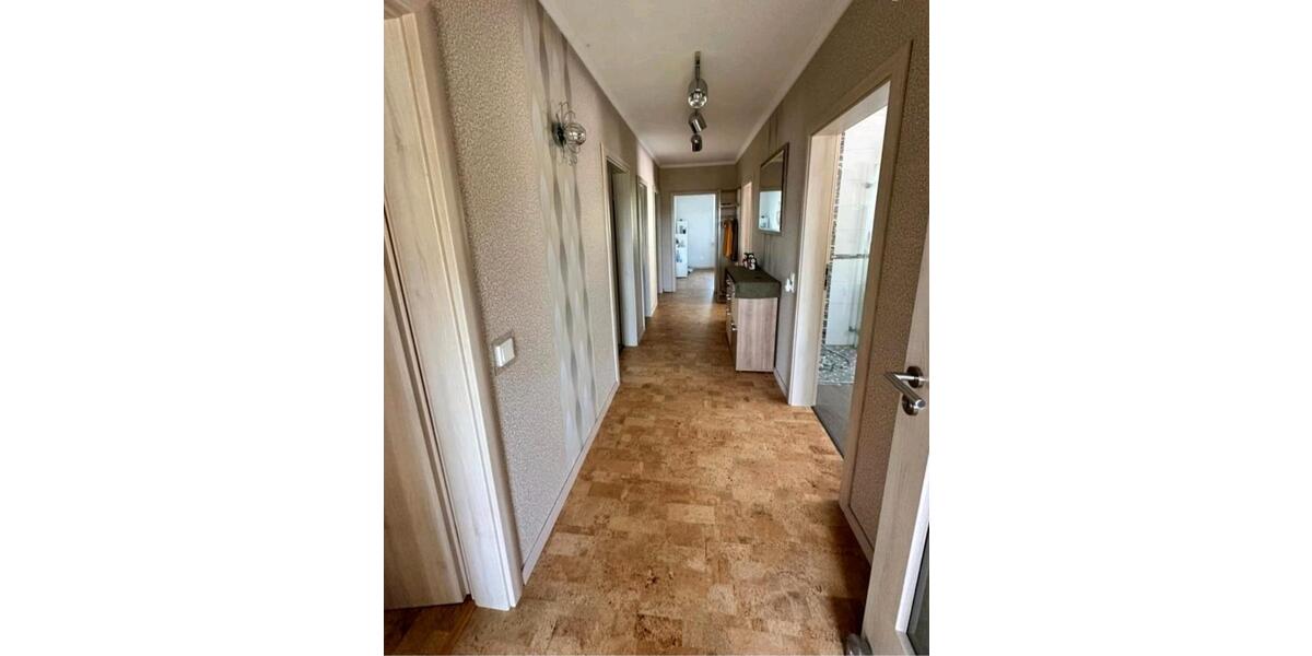 Einfamilienhaus Kalletal - 9 Zimmer, 190 m&sup2;, 320.000&euro; | Angebot:25053945