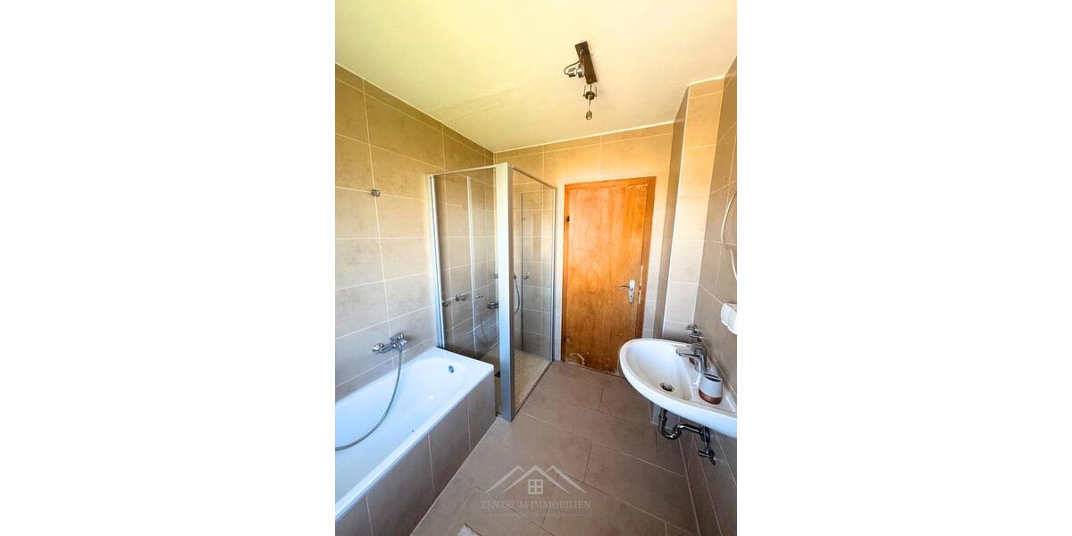 Dachgeschoßwohnung Hessisch Oldendorf - 3 Zimmer, 85 m&sup2;, 800&euro; | Angebot:26591128