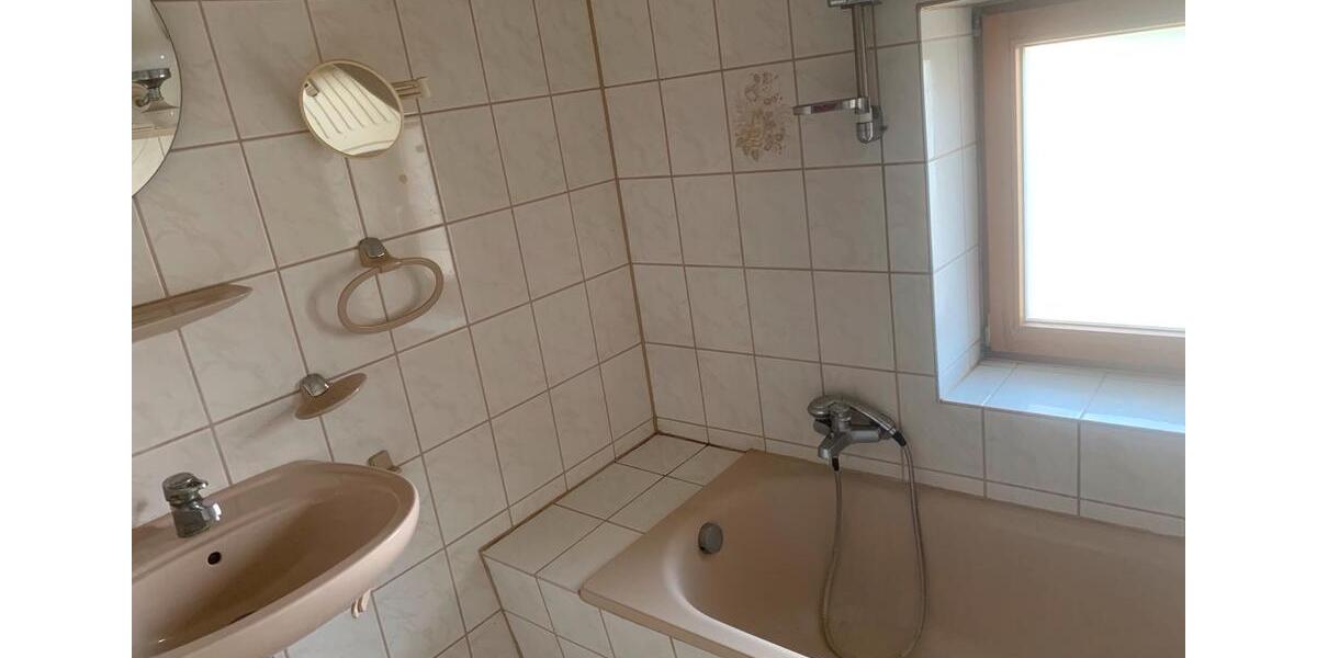 Einfamilienhaus Kalletal - 9 Zimmer, 284 m&sup2;, 140.000&euro; | Angebot:25922923