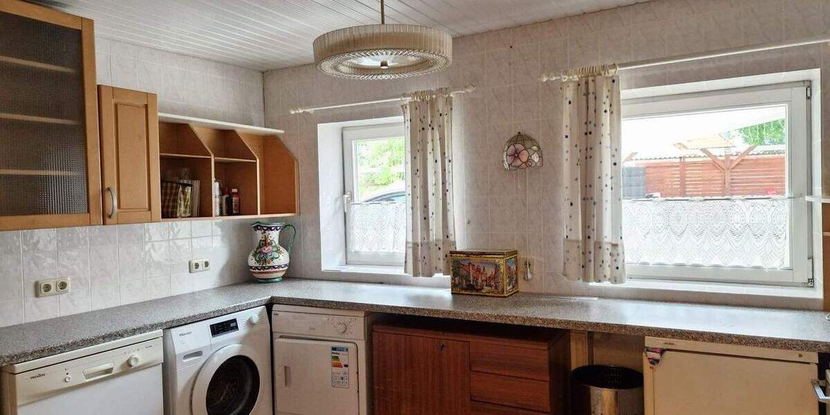 Einfamilienhaus Porta Westfalica Eisbergen - 8 Zimmer, 190 m&sup2;, 249.000&euro; | Angebot:25797141