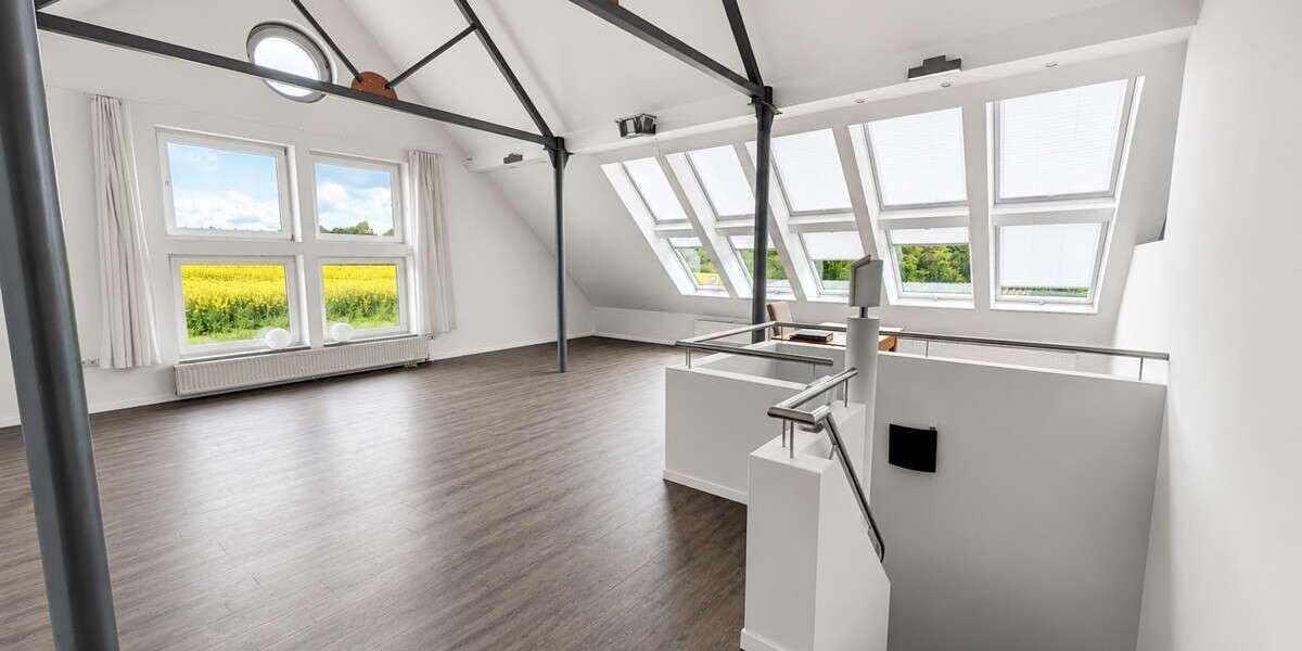 Charakterimmobilie mit Einliegerwohnung auf außergewöhnlichem Naturgrundstück - Mehrfamilienhaus, Wohnhaus Hüllhorst | Angebot:27254352