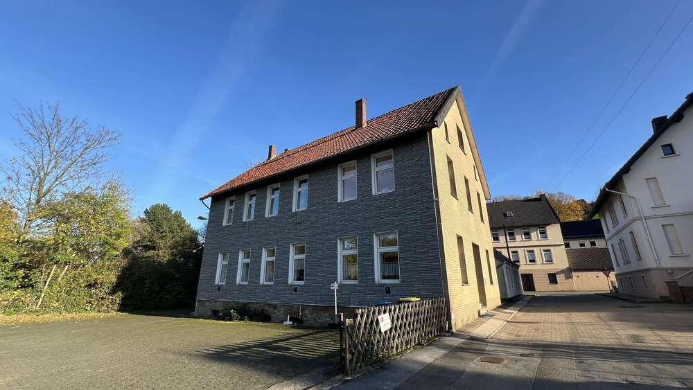 Einfamilienhaus Vlotho - 8 Zimmer, 302 m&sup2;, 340.000&euro; | Angebot:23280565