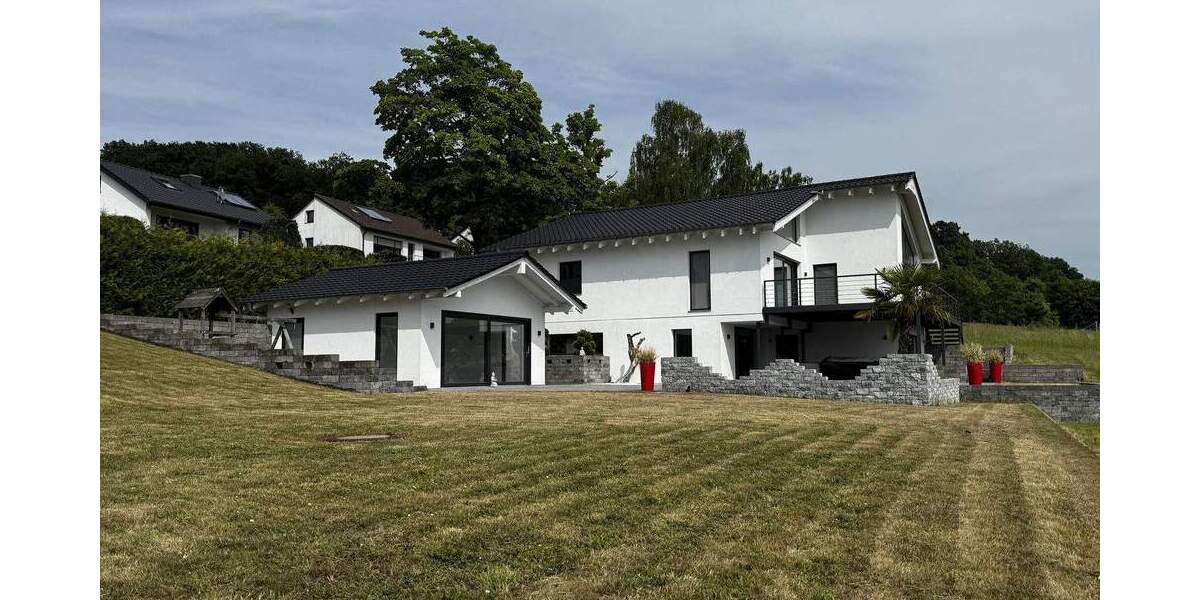 Einfamilienhaus Lemgo - 6 Zimmer, 242 m&sup2;, 999.999&euro; | Angebot:25741343