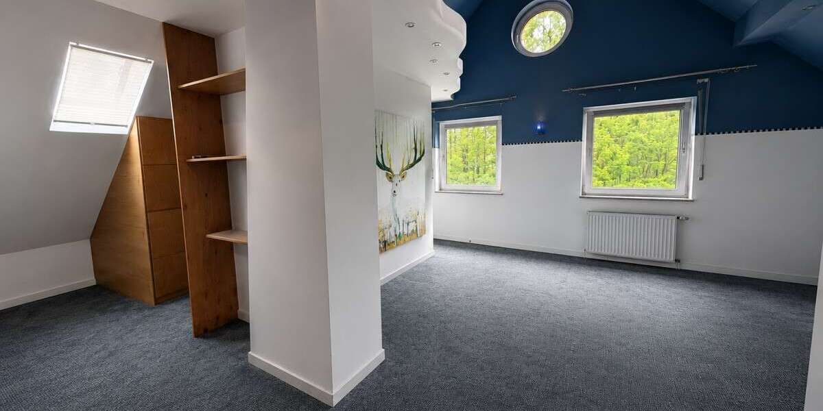 Charakterimmobilie mit Einliegerwohnung auf außergewöhnlichem Naturgrundstück - Mehrfamilienhaus, Wohnhaus Hüllhorst | Angebot:27254352