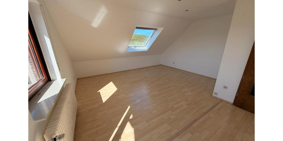 Dachgeschoßwohnung Porta Westfalica - 5 Zimmer, 133 m&sup2;, 1.650&euro; | Angebot:26380578
