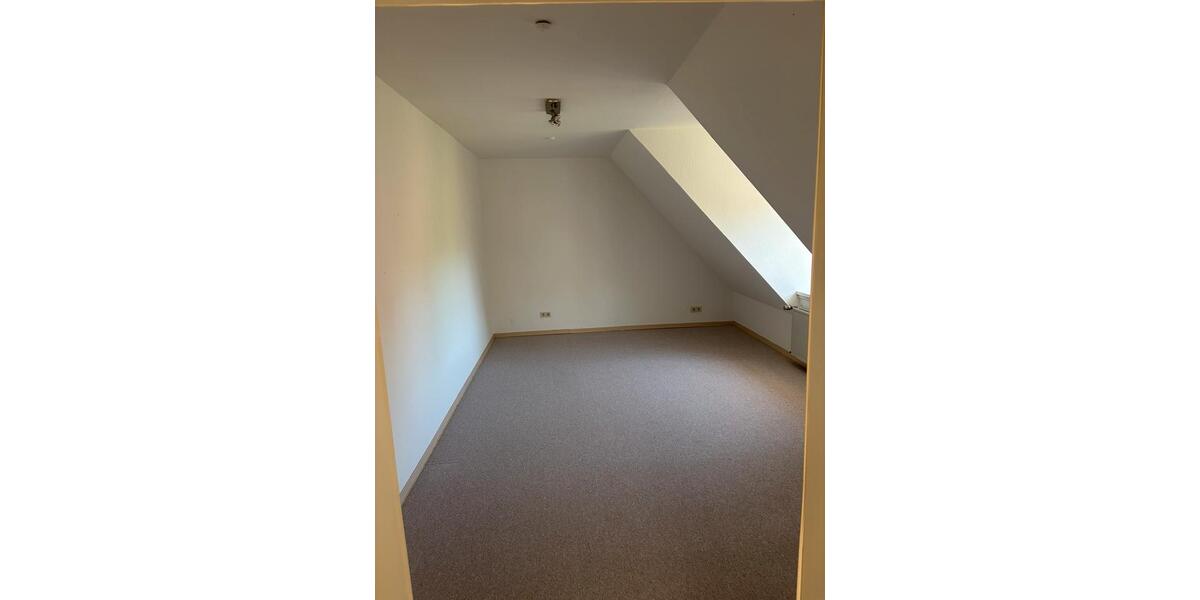 Einfamilienhaus Enger - 9 Zimmer, 200 m&sup2;, 370.000&euro; | Angebot:26396586