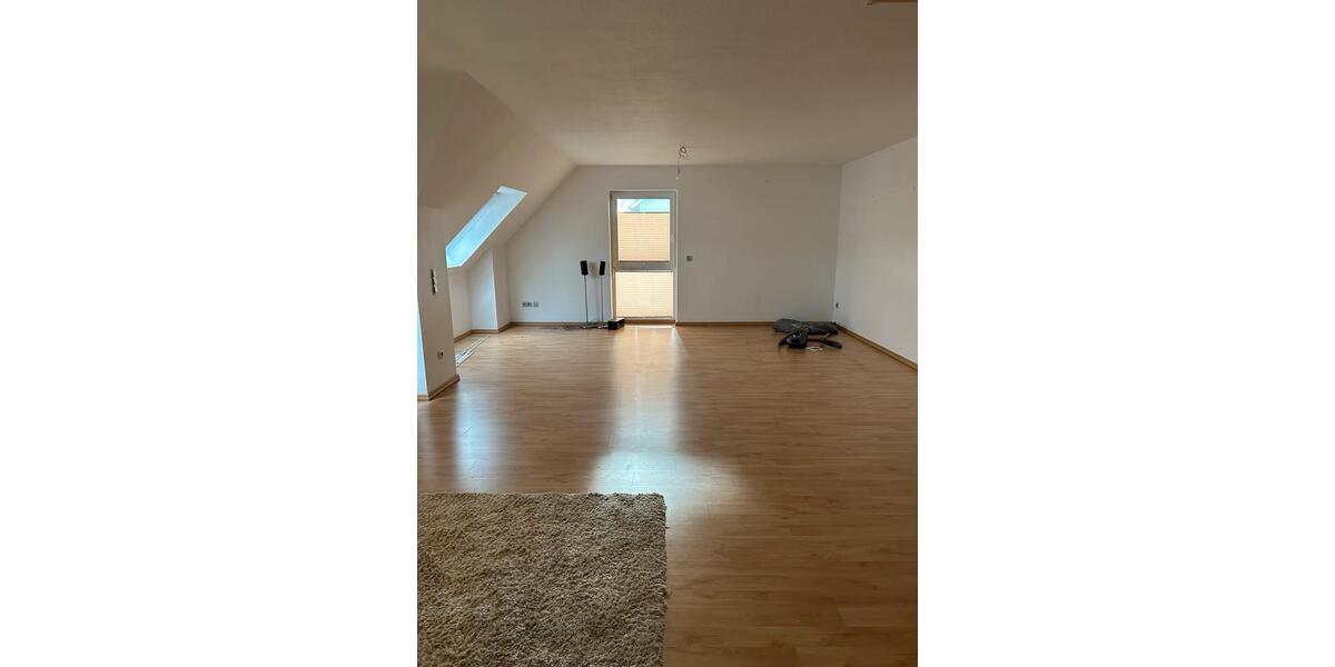 Etagenwohnung Enger - 4 Zimmer, 150 m&sup2;, 1.300&euro; | Angebot:26022700