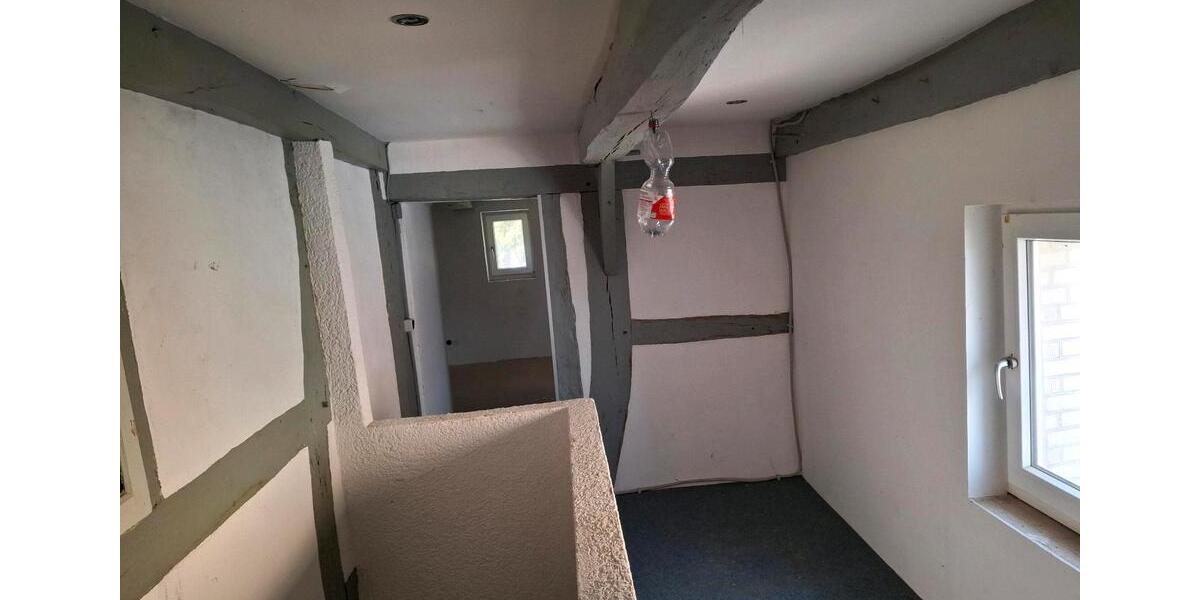 Einfamilienhaus Extertal - 6 Zimmer, 200 m&sup2;, 95.000&euro; | Angebot:25408054