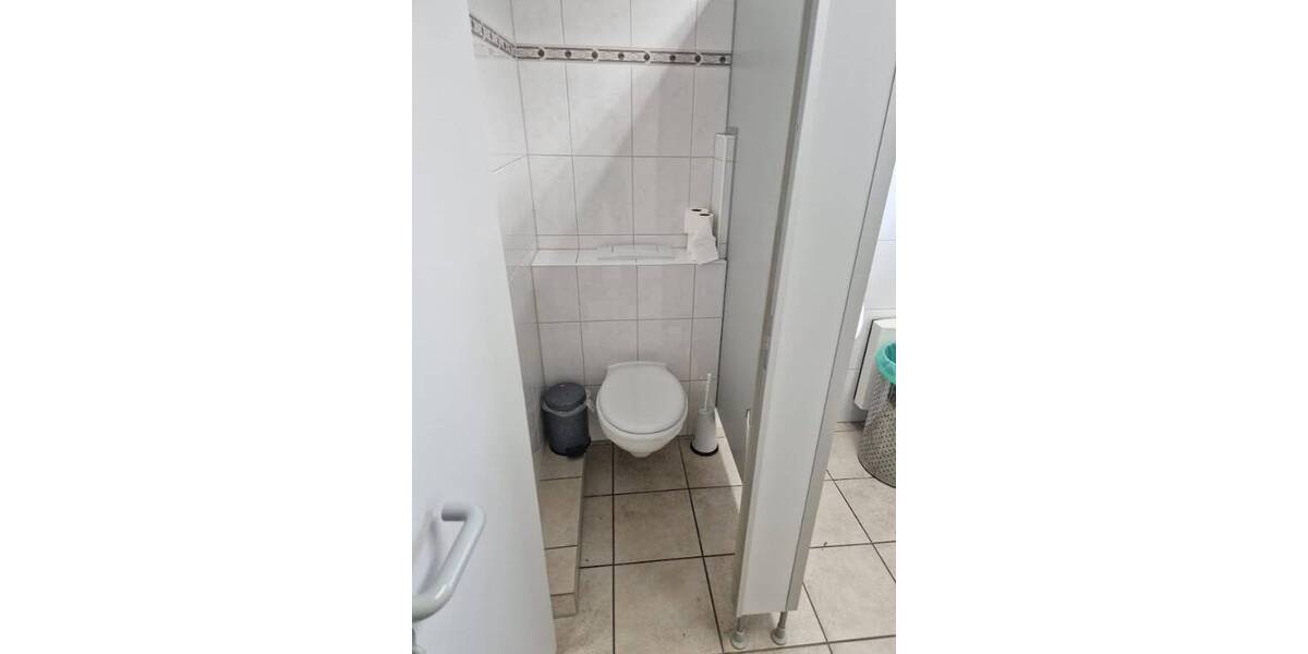 Gewerbeobjekt Lübbecke Nettelstedt - 3 Zimmer, 215 m&sup2;, 1.290&euro; | Angebot:25687980