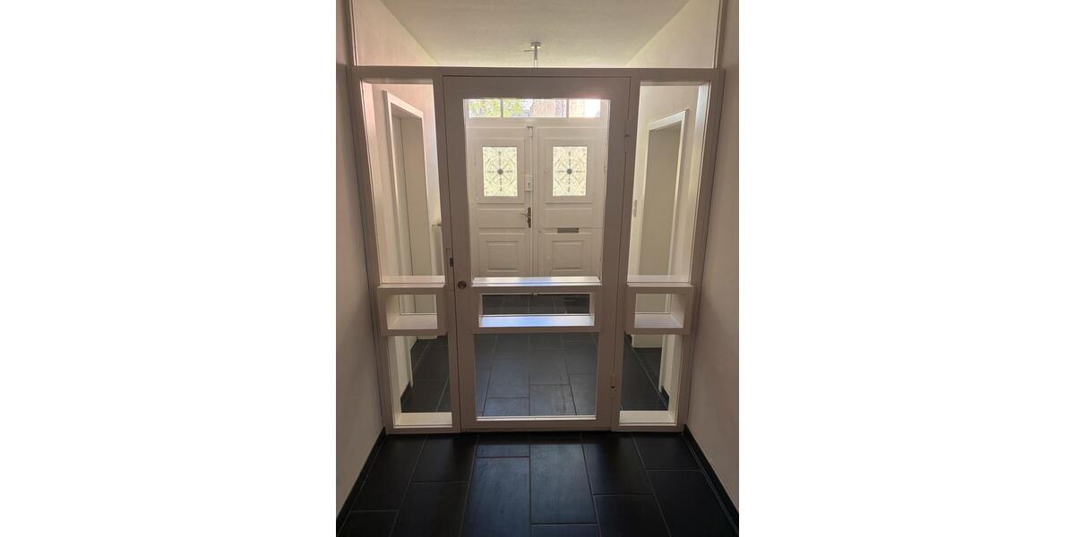 Einfamilienhaus Enger - 9 Zimmer, 200 m&sup2;, 370.000&euro; | Angebot:26396586