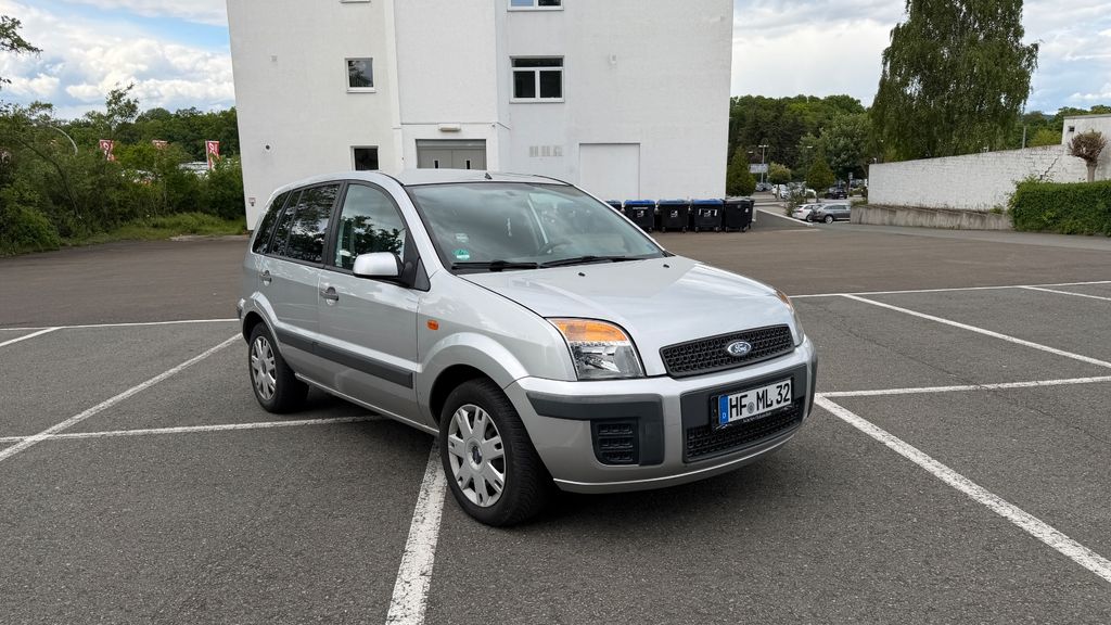 Ford Fusion 149.484 km 2.350 &euro; Löhne 32584