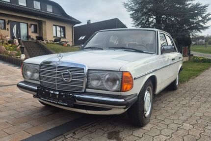 Mercedes-Benz 200 92.000 km 5.500 &euro; Obernkirchen 31683