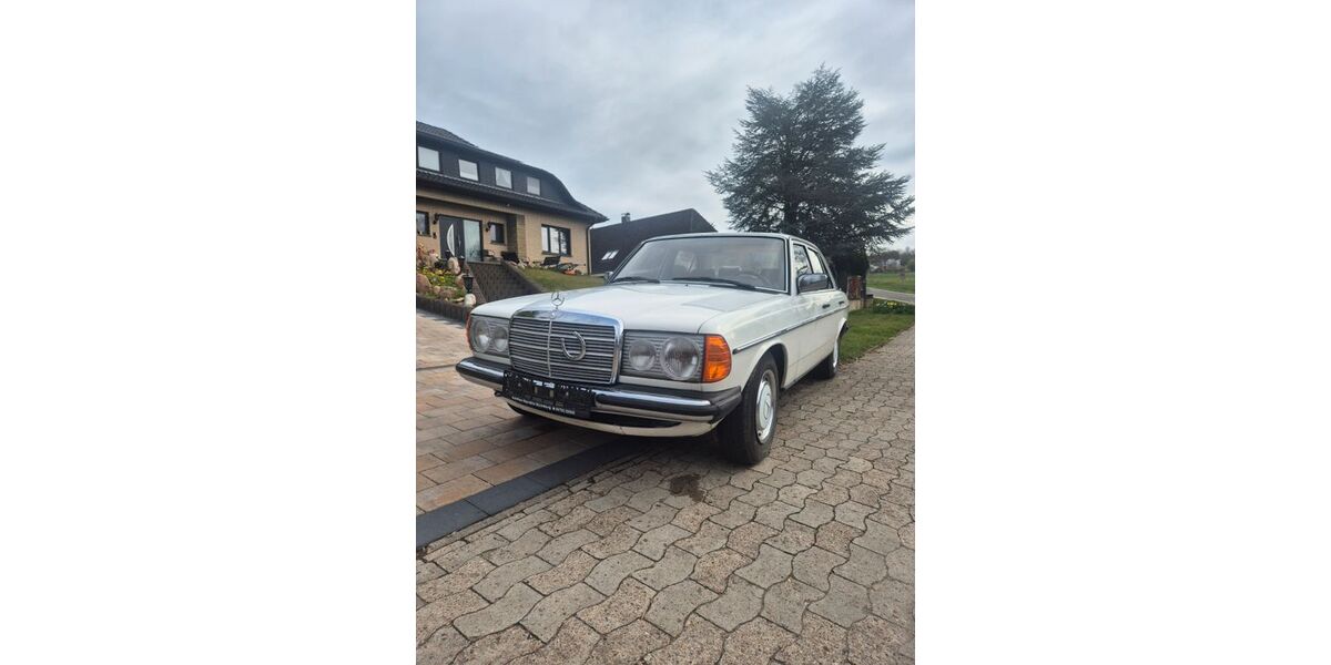 Mercedes-Benz 200 92.000 km 5.500 &euro; Obernkirchen 31683