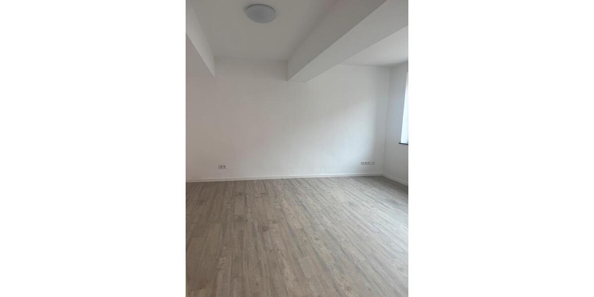 Etagenwohnung Lemgo - 3 Zimmer, 104 m&sup2;, 900&euro; | Angebot:25252425