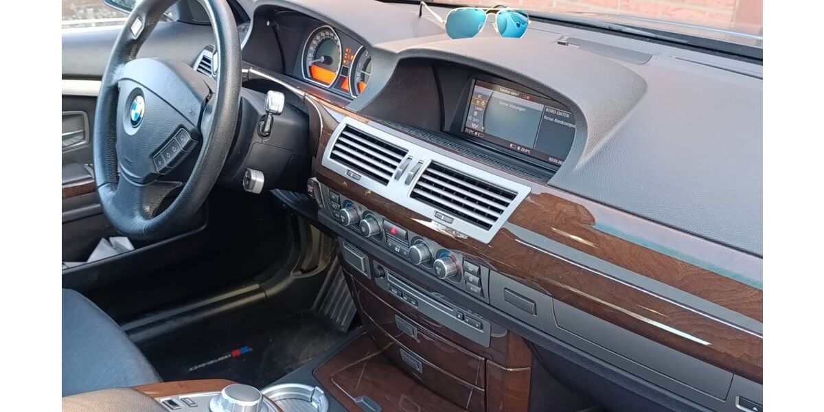 BMW 750 195.000 km 4.500 &euro; BAD OEYNHAUSEN 32545