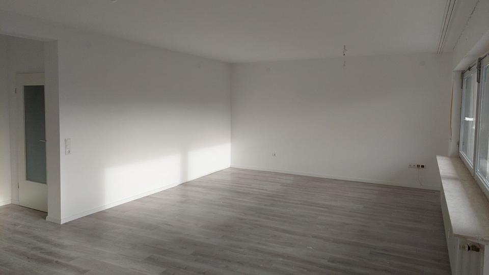 Etagenwohnung Lemgo - 4 Zimmer, 116 m&sup2;, 1.200&euro; | Angebot:26044708