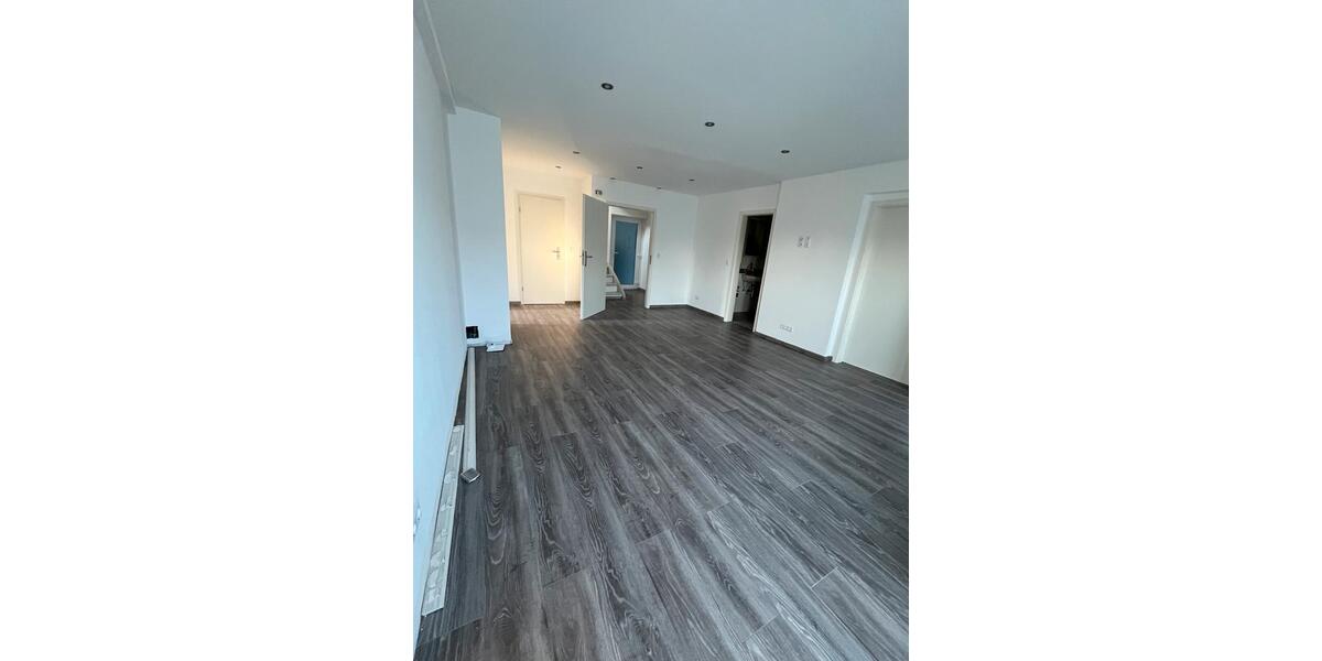 Etagenwohnung Sachsenhagen - 3 Zimmer, 117 m&sup2;, 900&euro; | Angebot:25842968