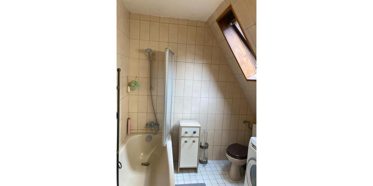 Dachgeschoßwohnung Herford - 4 Zimmer, 99 m&sup2;, 700&euro; | Angebot:25961261