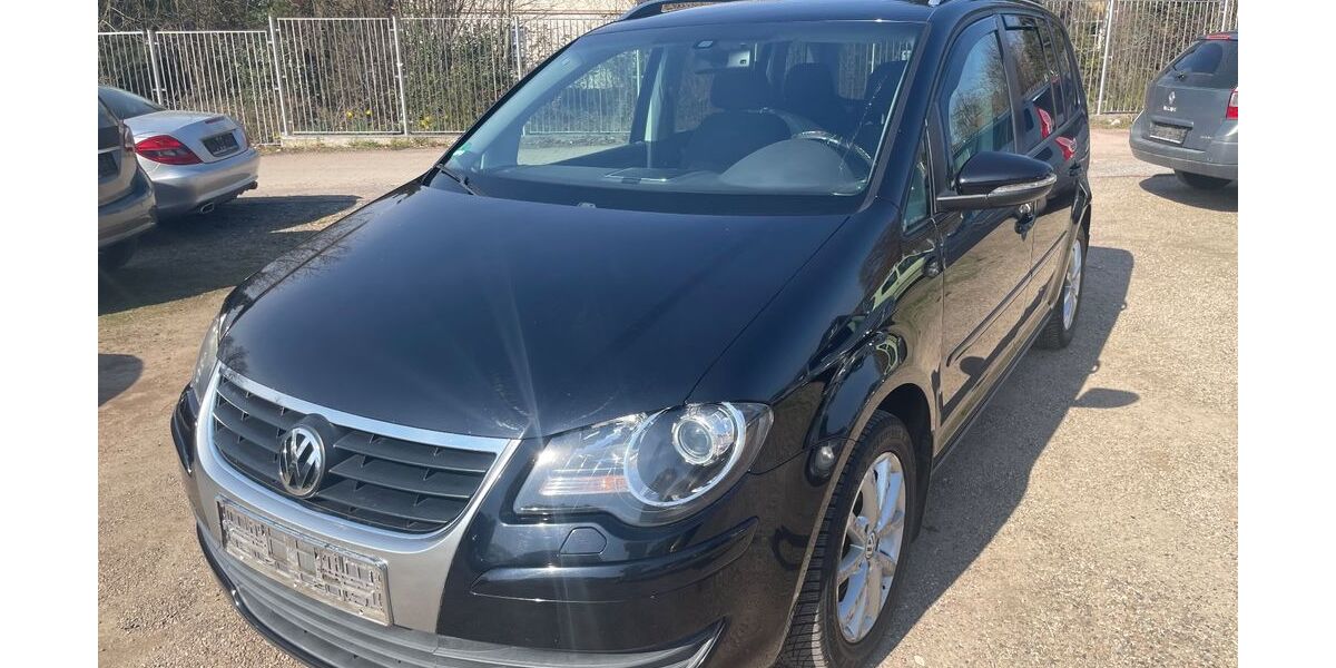 VW Touran 271.801 km 5.599 &euro; Minden 32429