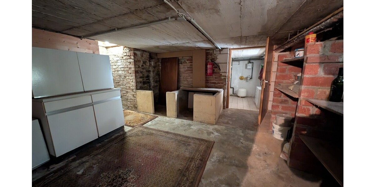 Großes Grundstück in Hüllhorst: Einfamilienhaus mit Potenzial zur Neugestaltung - Einfamilienhaus Hüllhorst | Angebot:26549649