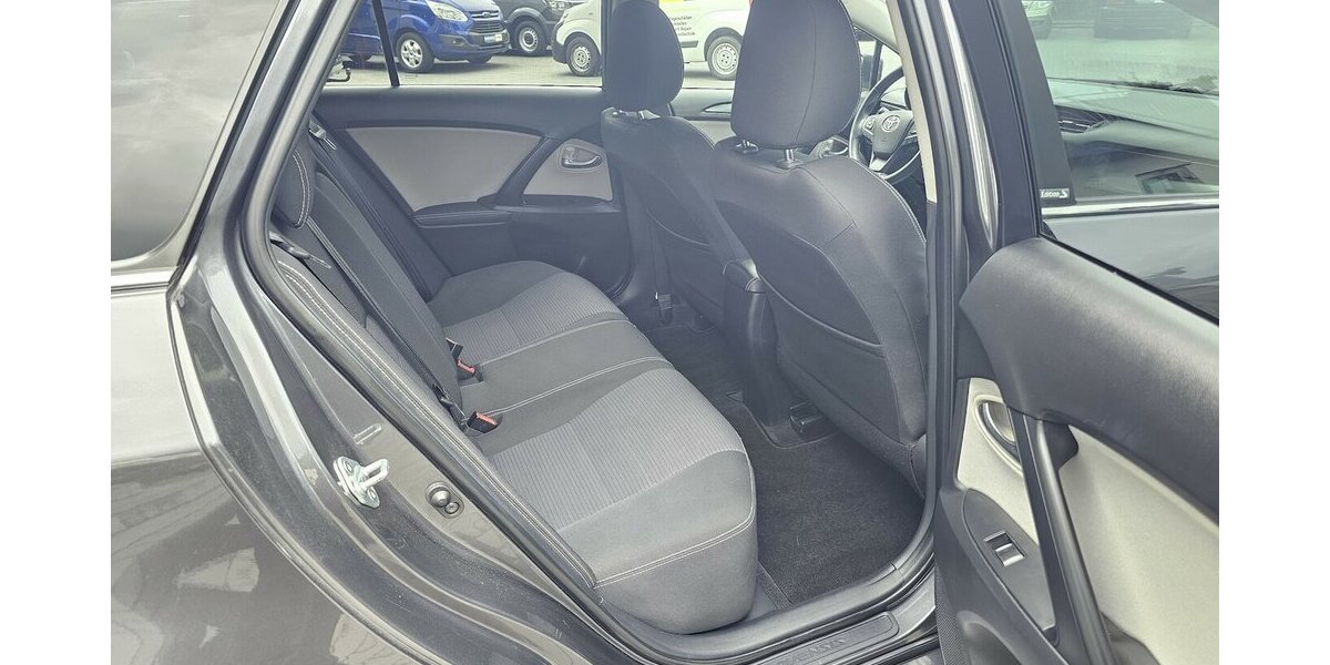 Toyota Avensis 1.8 VVT-i Edition-S NAVI RFK AUS 1.HAND 56.350 km 19.990 &euro; Löhne 32584