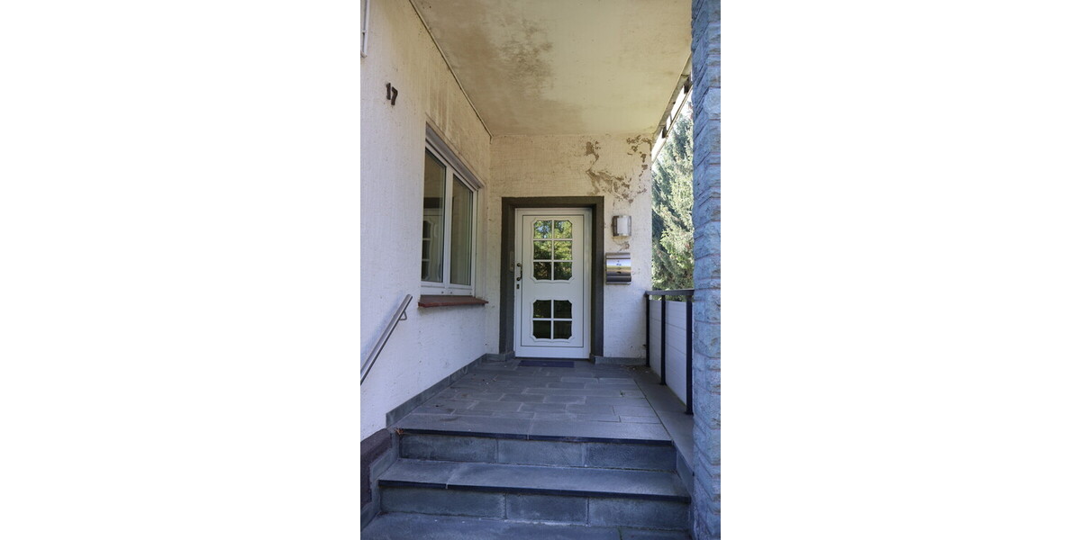 Einfamilienhaus mit Potenzial – ruhige Lage, nur ein Nachbar - Einfamilienhaus Hüllhorst | Angebot:22941402